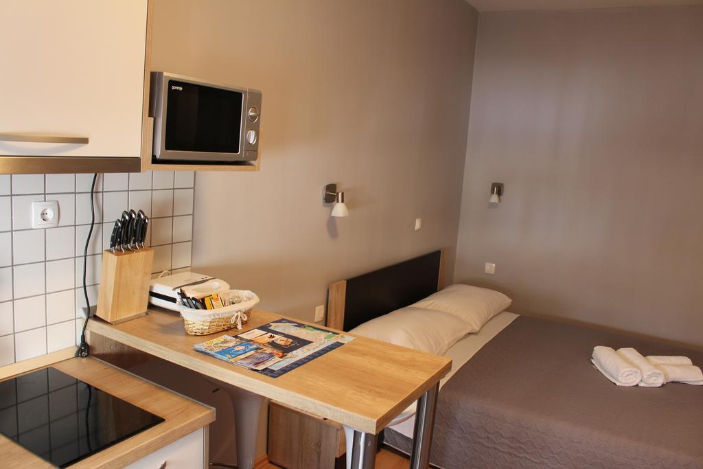 Beachside Apartments Znjan Split Rum bild